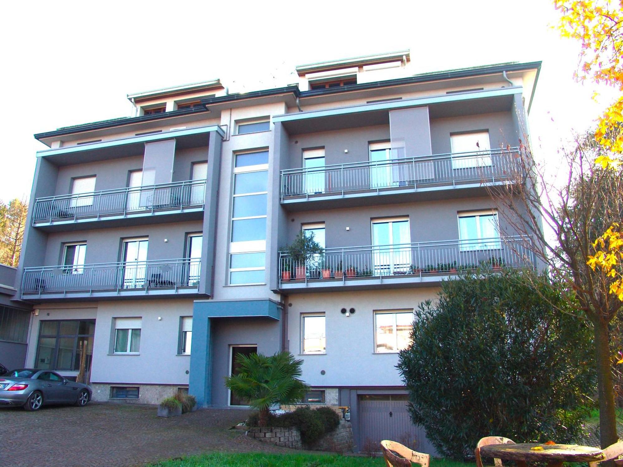 Modern Apartment Luci & Stelle Near Lake Como Nibionno Exterior photo